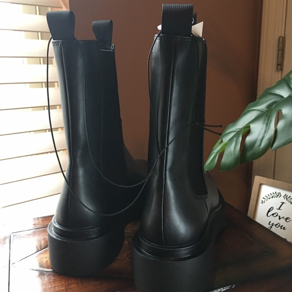 LAST PAIR 8.5 NWT H&M High Profile Chelsea Boots - Picture 5 of 10
